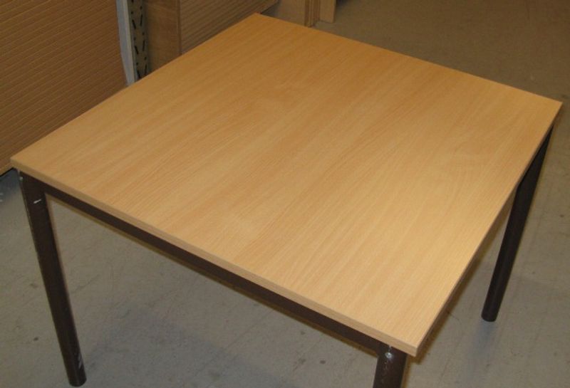 Bordsskiva boklam. 800x800 mm - begagnad