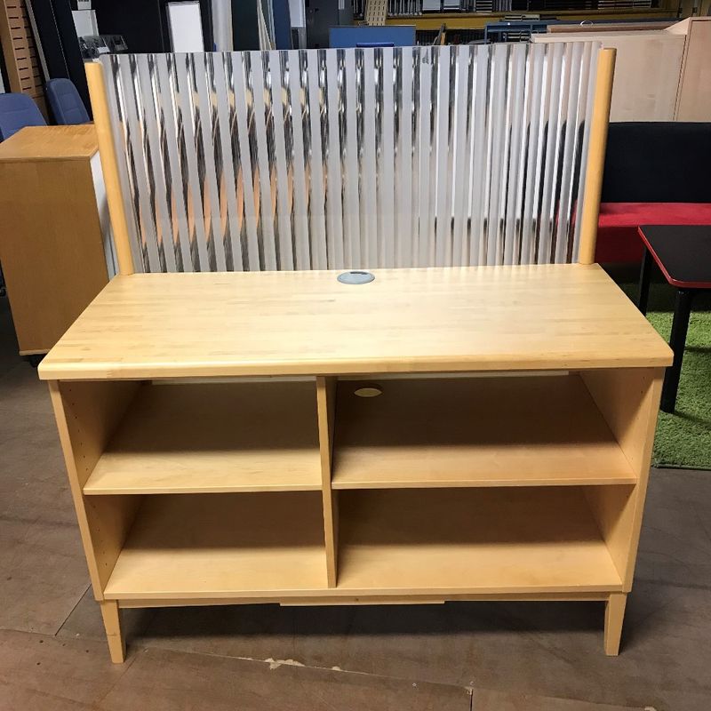 Hylla med glasskärm höjd 1320 mm björk - begagnad