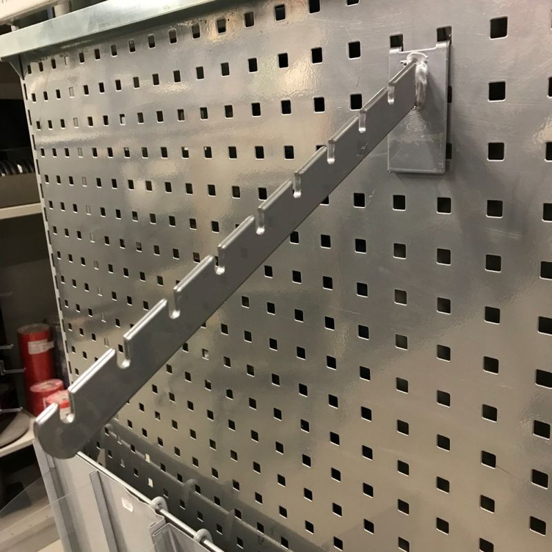 Hackarm för perf.plåt 300 mm grå - begagnad