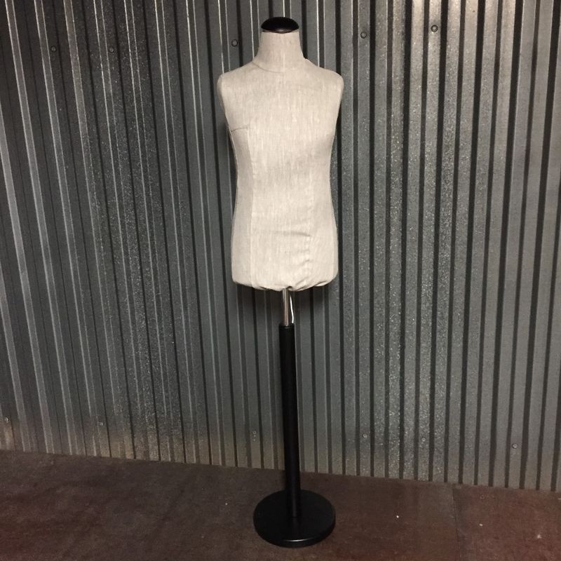 Torso ungdom linne på fot - begagnad